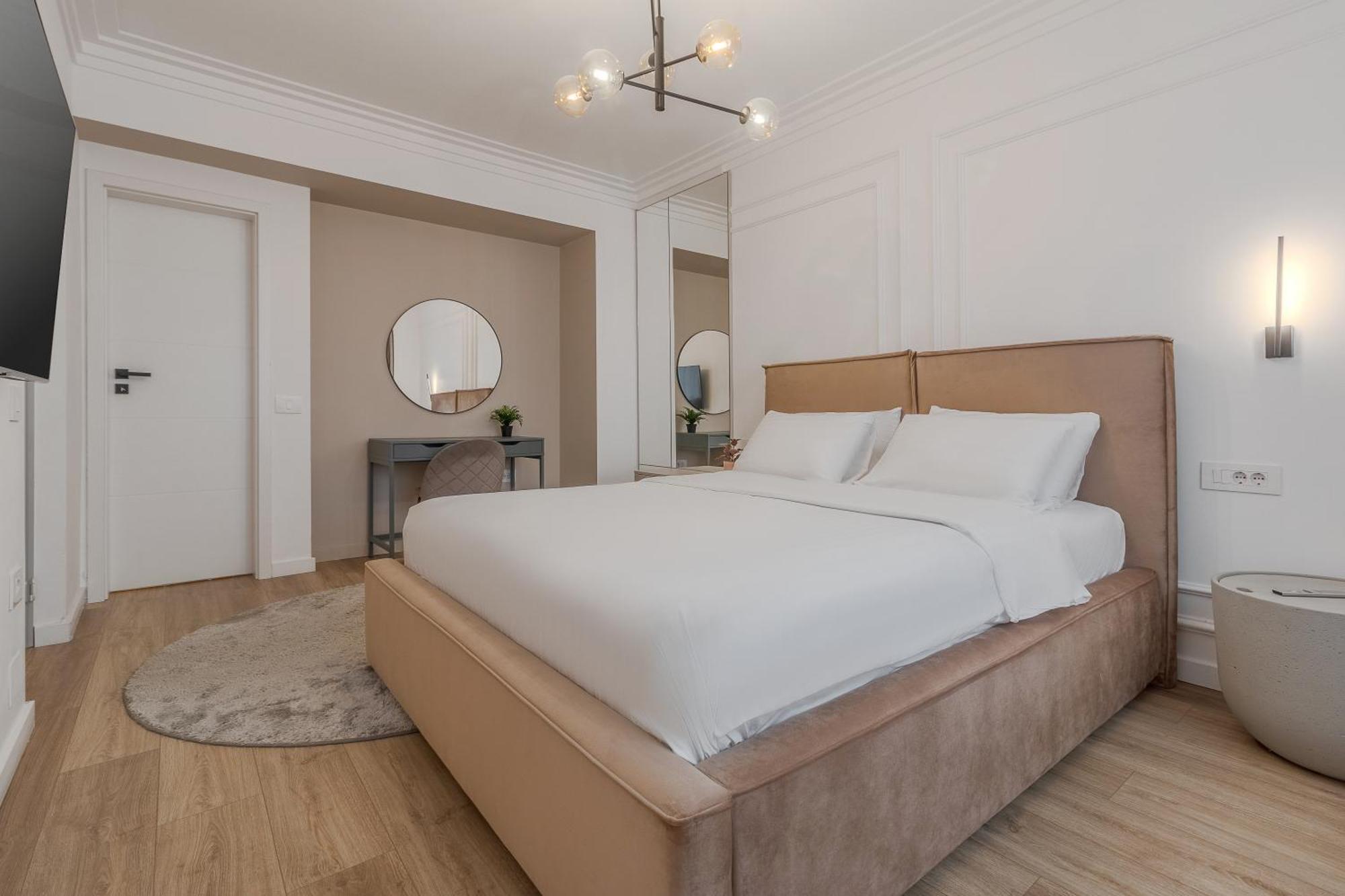 Modern Muse Apartment Oradea Extérieur photo